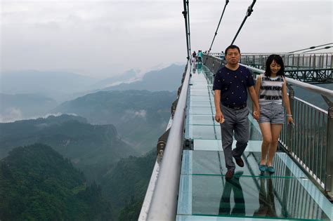china glass bridge accident 2017